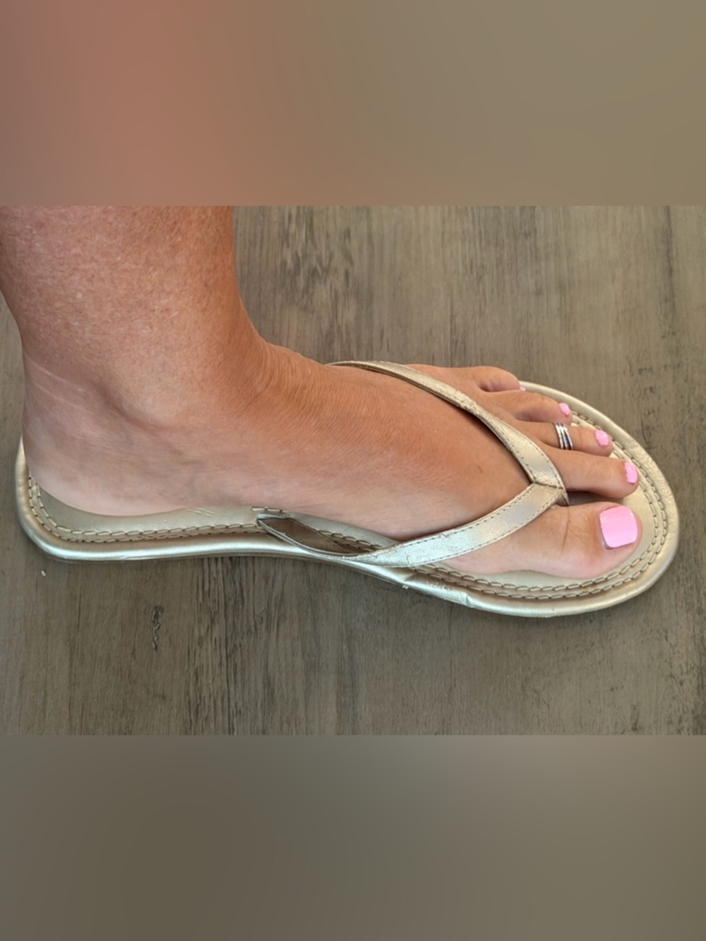 Women’s Light Gold Flip Flops~